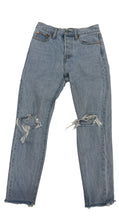 Load image into Gallery viewer, Women’s Levi Jeans, 25
