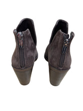 Load image into Gallery viewer, Women’s Vince Camuto Ankle Boots, Size 8.5M
