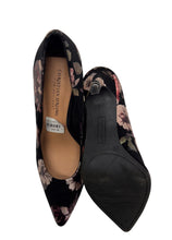 Load image into Gallery viewer, Women’s Christian Siriano Stiletto Shoes, 9W
