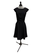 Load image into Gallery viewer, Women’s Calvin Klein Short Sleeve Dress, Size 6
