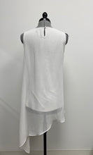 Load image into Gallery viewer, Women’s Saks Fifth Avenue Sleeveless Blouse, Medium

