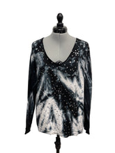 Load image into Gallery viewer, Women’s Tempo Paris Long Sleeve Sweater, M/L
