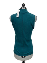 Load image into Gallery viewer, Women’s Michael Stars Sleeveless Blouse, Medium
