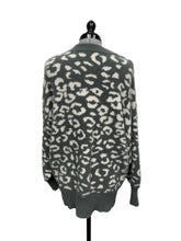 Load image into Gallery viewer, Women’s Aerie Long Sleeve Sweater, Medium
