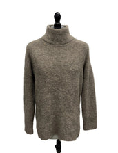 Load image into Gallery viewer, Women’s Abercrombie &amp; Fitch Long Sleeve Sweater, Extra Small
