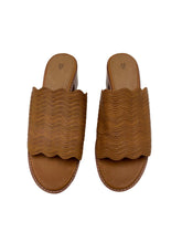 Load image into Gallery viewer, Women’s FRYE Sandals, US 8
