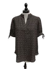 Load image into Gallery viewer, Women’s Everleigh Short Sleeve Blouse, Small
