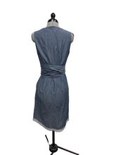 Load image into Gallery viewer, Women’s Brooks Brothers Sleeveless Dress, Size 6
