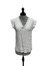 Load image into Gallery viewer, Women’s Dex Sleeveless Blouse, Small
