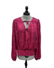 Load image into Gallery viewer, Women’s Maison d’ Amelie Long Sleeve Blouse, XLarge
