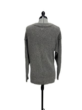 Load image into Gallery viewer, Women’s Aerie Long Sleeve Sweater, Medium
