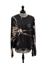 Load image into Gallery viewer, Women’s Betsy Johnson Long Sleeve Sweater, Medium
