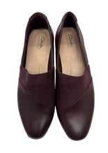 Load image into Gallery viewer, Women’s Clarks Leather Shoes, 10

