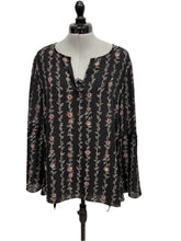 Load image into Gallery viewer, Women&#39;s CeCe Long Sleeve Blouse, Large
