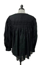 Load image into Gallery viewer, Women’s Banana Republic Long Sleeve Blouse, Large
