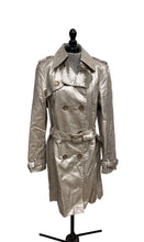 Load image into Gallery viewer, Women’s Tuzzi  Light Long Sleeve Jacket, Medium
