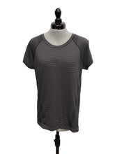Load image into Gallery viewer, Women’s Athleta Short Sleeve Top, Size 6

