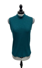 Load image into Gallery viewer, Women’s Michael Stars Sleeveless Blouse, Medium
