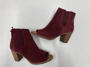 Women’s Toms Sandals, 6