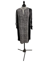 Load image into Gallery viewer, Women’s BCBG Long Sleeve Dress, Small
