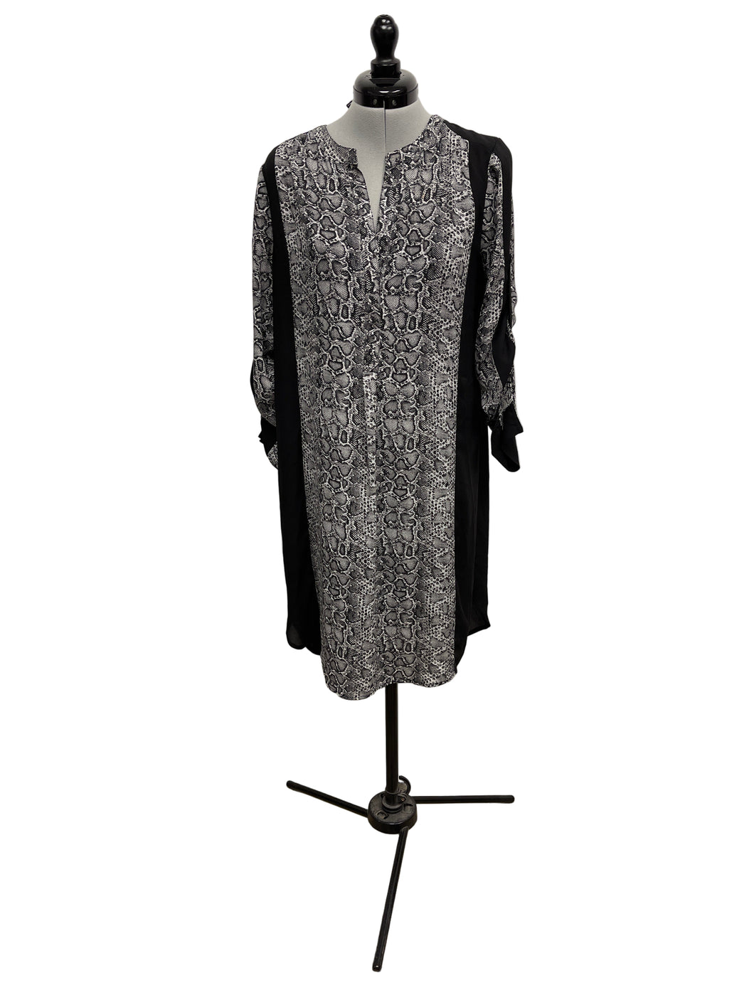 Women’s BCBG Long Sleeve Dress, Small