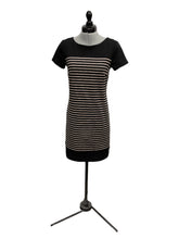 Load image into Gallery viewer, Women’s Laundry by Shelli Segal Short Sleeve Dress, Size 2
