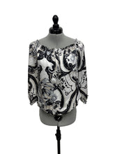 Load image into Gallery viewer, Women’s White House Black Market Long Sleeve Blouse, Medium
