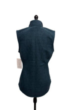 Load image into Gallery viewer, Women’s Athleta Sleeveless Vest, Medium
