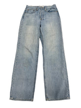 Load image into Gallery viewer, Women’s Denim Forum Jeans, 26L high rise loose
