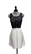 Load image into Gallery viewer, Women’s Guess Sleeveless Dress,2
