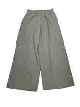 Load image into Gallery viewer, Women’s Love Tree Capris, Small
