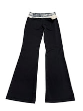 Load image into Gallery viewer, Women’s Lululemon Leggings, 8 Long
