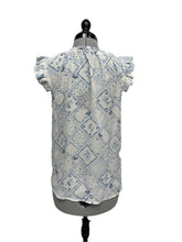 Load image into Gallery viewer, Women’s Monteau Sleeveless Blouse, Large
