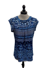 Load image into Gallery viewer, Women’s Karl Lagerfeld Sleeveless Blouse, Small
