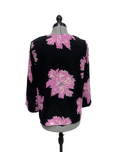 Load image into Gallery viewer, Women’s Vero Moda Long Sleeve Blouse, Medium
