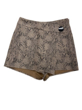 Load image into Gallery viewer, Women’s Zara Shorts, Small

