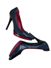 Load image into Gallery viewer, Women’s Guess Dress Shoes, Size 8M
