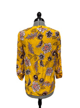 Load image into Gallery viewer, Women’s Van Heusen Long Sleeve Top, XSmall
