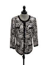 Load image into Gallery viewer, Women’s Karl Lagerfeld Long Sleeve Sweater, Medium
