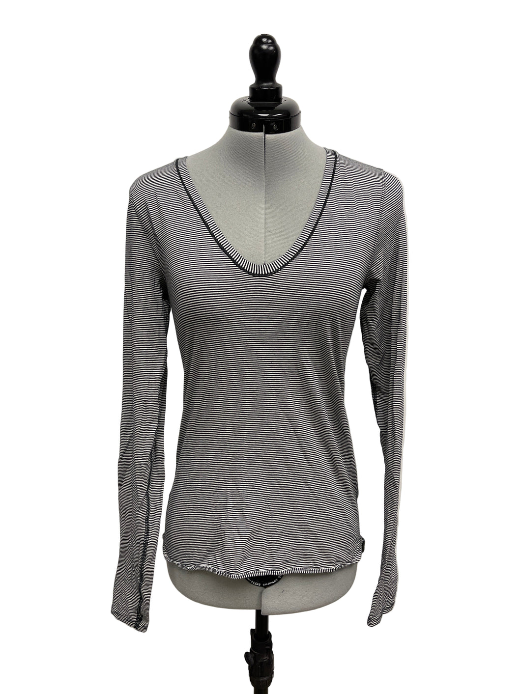 Women’s Lululemon Long Sleeve Top, Size 6