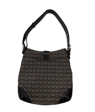 Load image into Gallery viewer, Women’s Coach Purse
