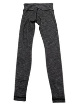 Load image into Gallery viewer, Women’s Lululemon Leggings, 6
