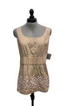 Load image into Gallery viewer, Women’s Liz Claiborne Sleeveless Top, Large

