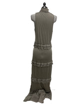 Load image into Gallery viewer, Women’s Banana Republic Sleeveless Dress, Medium
