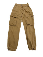 Load image into Gallery viewer, Women’s Bershka Cargo Pants, 00
