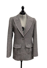 Load image into Gallery viewer, Women’s Fendi Long Sleeve Blazer, 38
