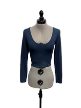 Load image into Gallery viewer, Women’s Babaton Long Sleeve Top, Small
