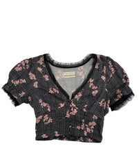 Load image into Gallery viewer, Women’s Urban Outfitters Short Sleeve Cropped Top, Extra Small
