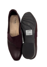 Load image into Gallery viewer, Women’s Clarks Leather Shoes, 10
