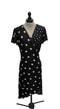 Load image into Gallery viewer, Women’s Worthington Short Sleeve Dress, Medium
